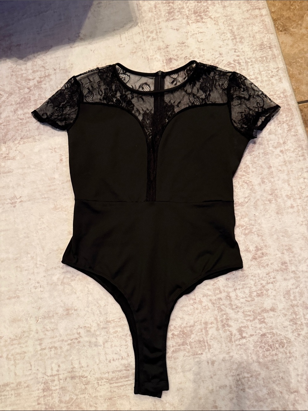 SHEIN Black Lace Yoke Short Sleeve Bodysuit
